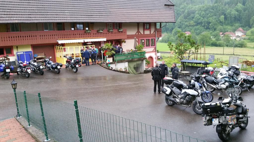 Hotel Waeldebauernhof à Gutach Extérieur photo